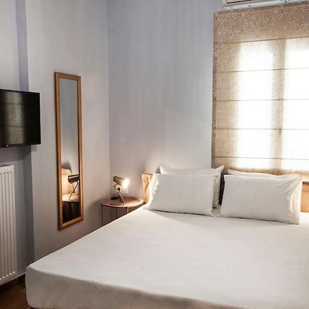 Pagrati Hilton Location Bentzi Family Suite 5 Афины Экстерьер фото