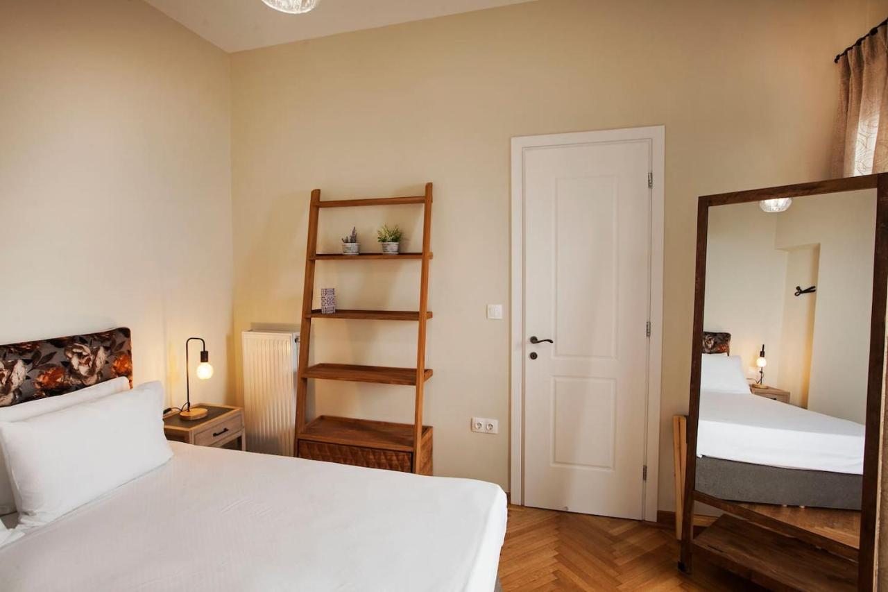 Pagrati Hilton Location Bentzi Family Suite 5 Афины Экстерьер фото