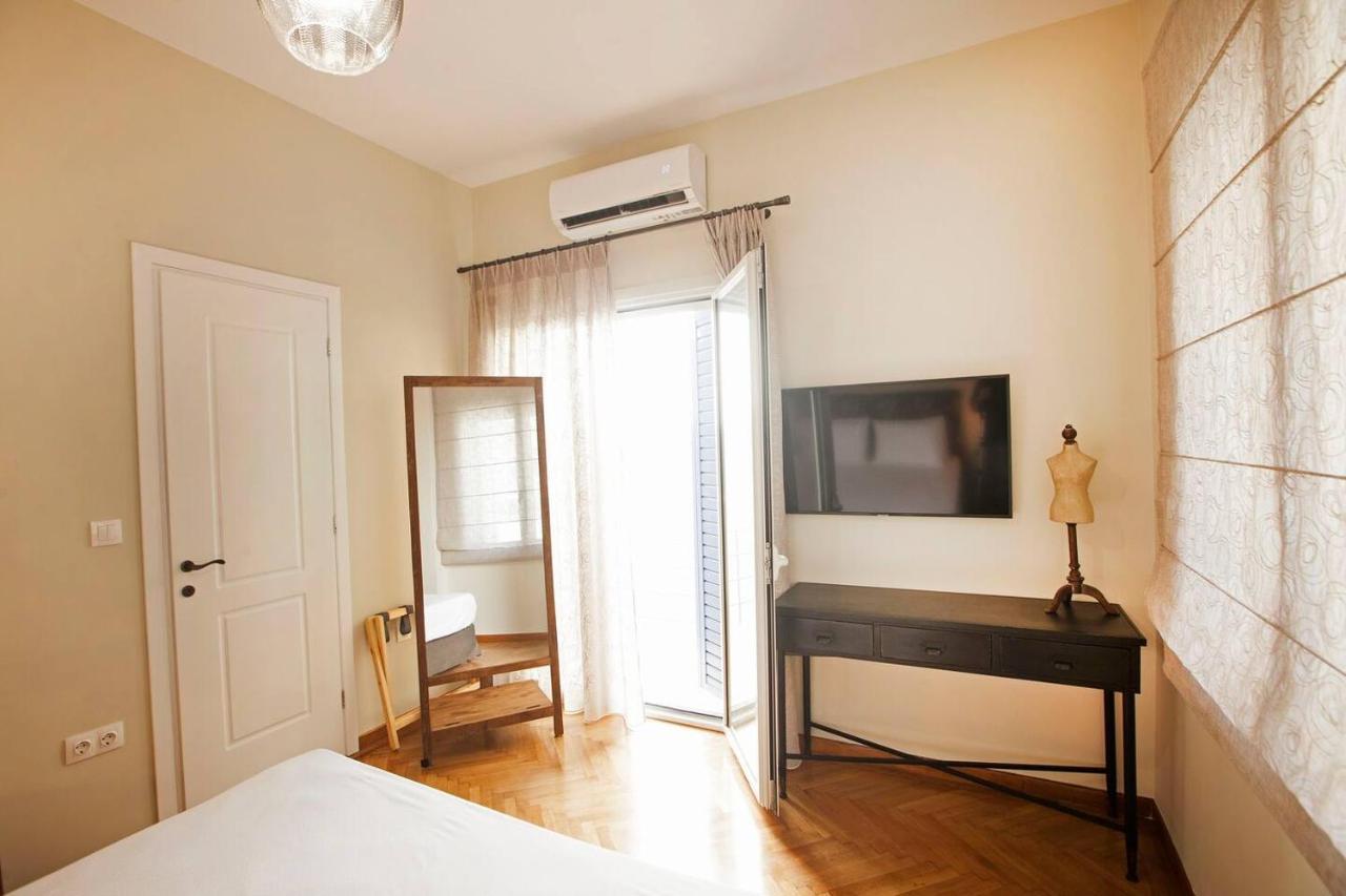 Pagrati Hilton Location Bentzi Family Suite 5 Афины Экстерьер фото