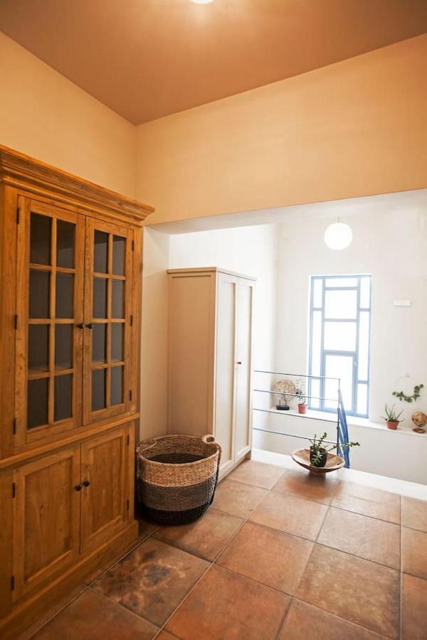 Pagrati Hilton Location Bentzi Family Suite 5 Афины Экстерьер фото